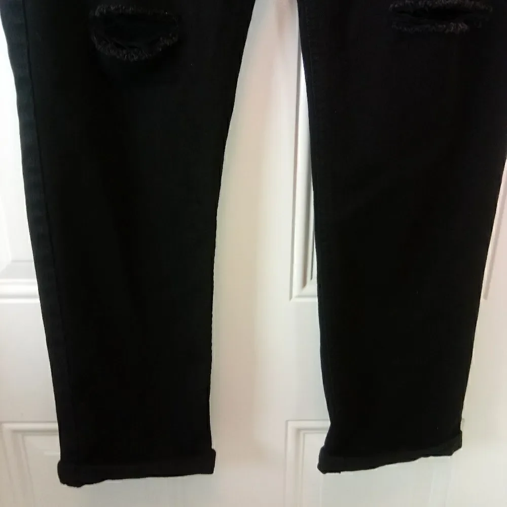 Signature Studio black distressed Jeans with cuffs